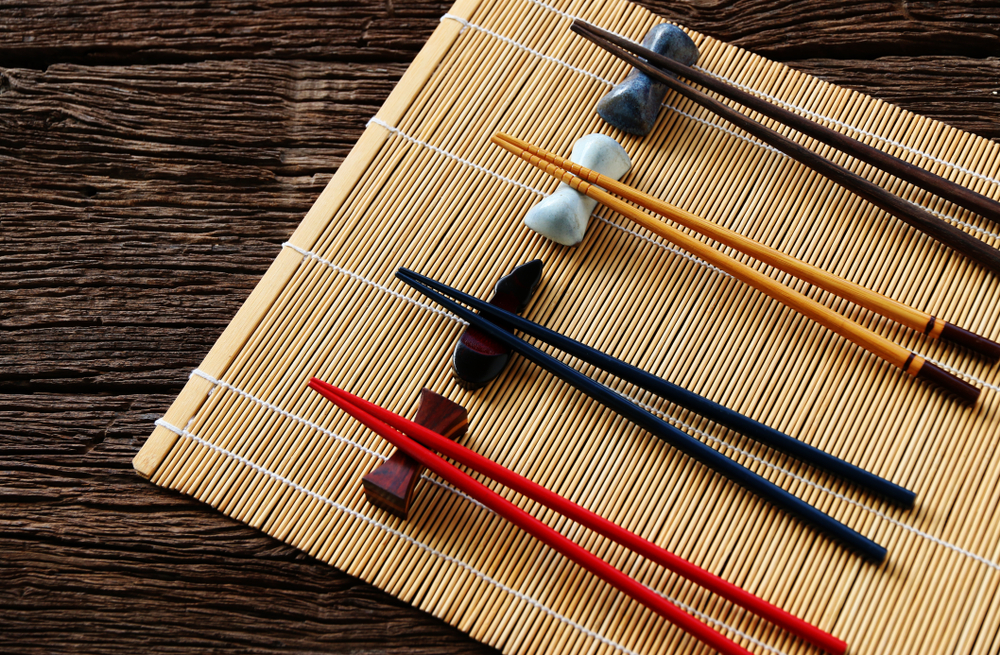 Cómo usar los palillos en Japón