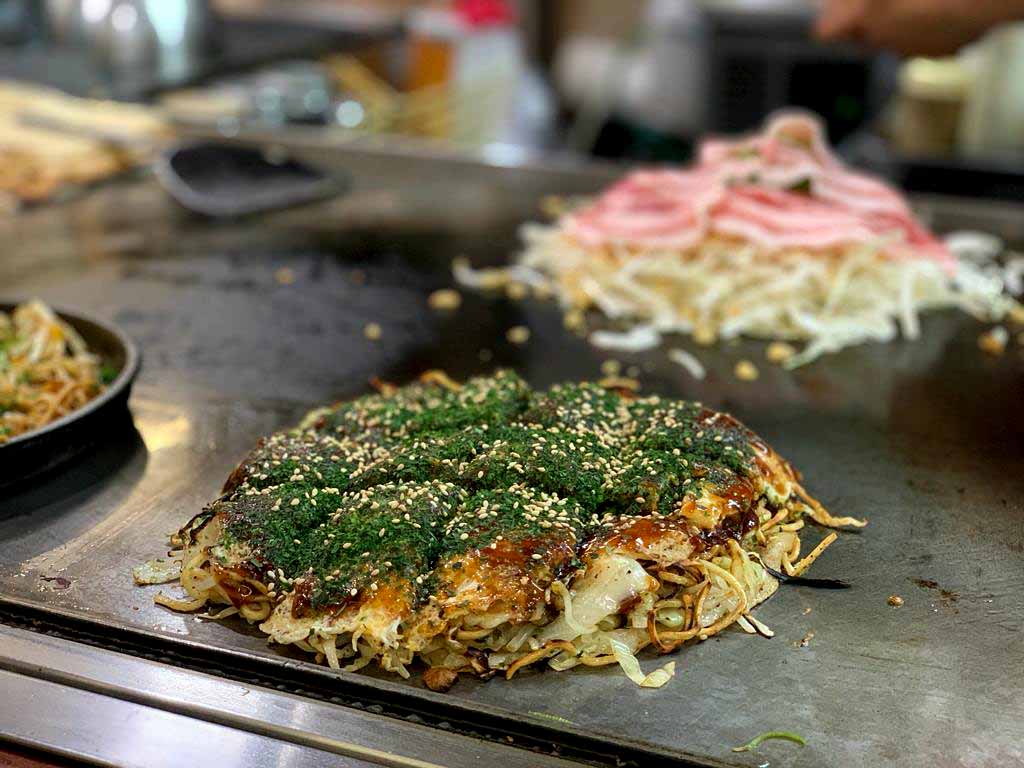 Okonomimura el paraíso del okonomiyaki en Hiroshima